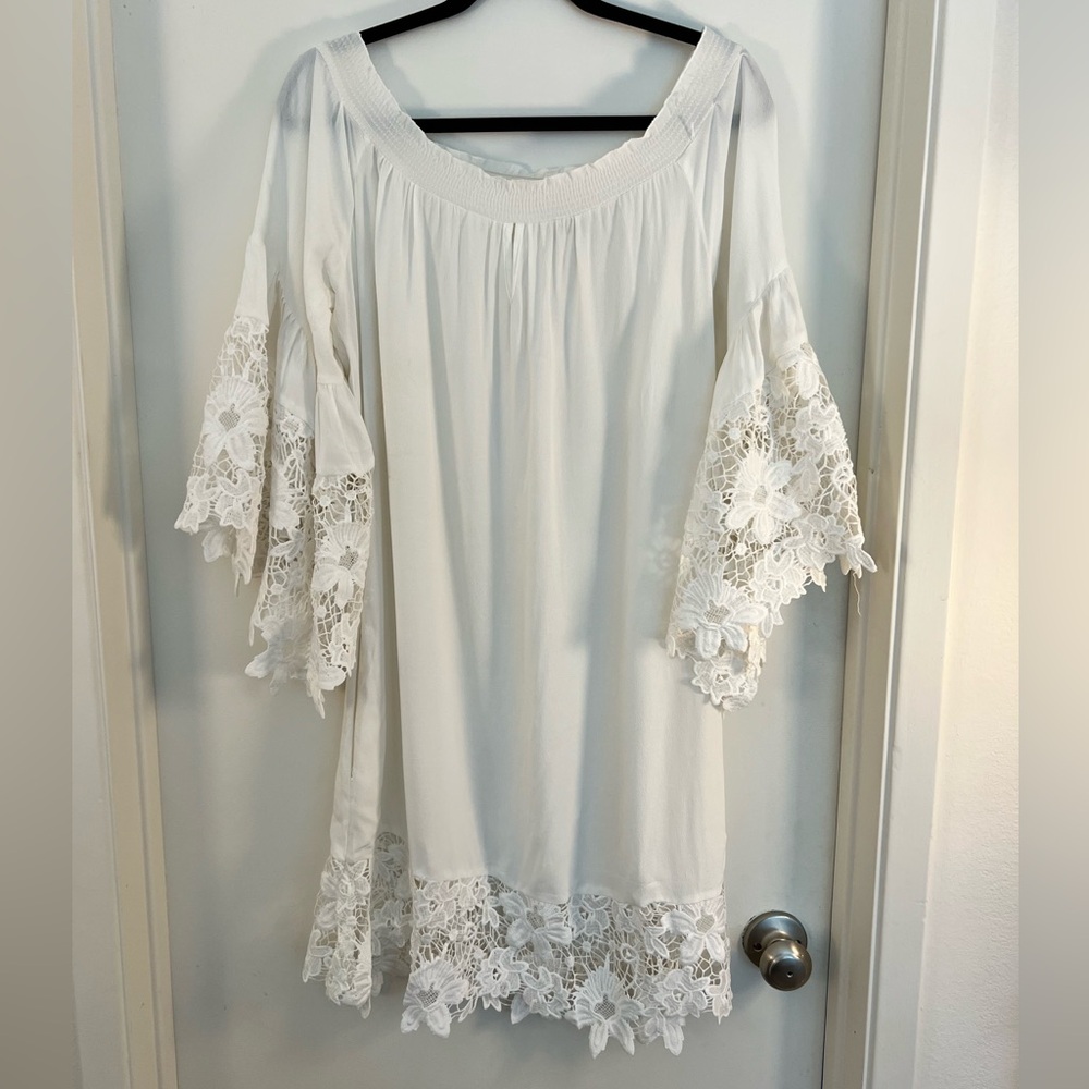 2 CHIC LUXE White Off The Shoulder Lace Detail Dress. One Size.
